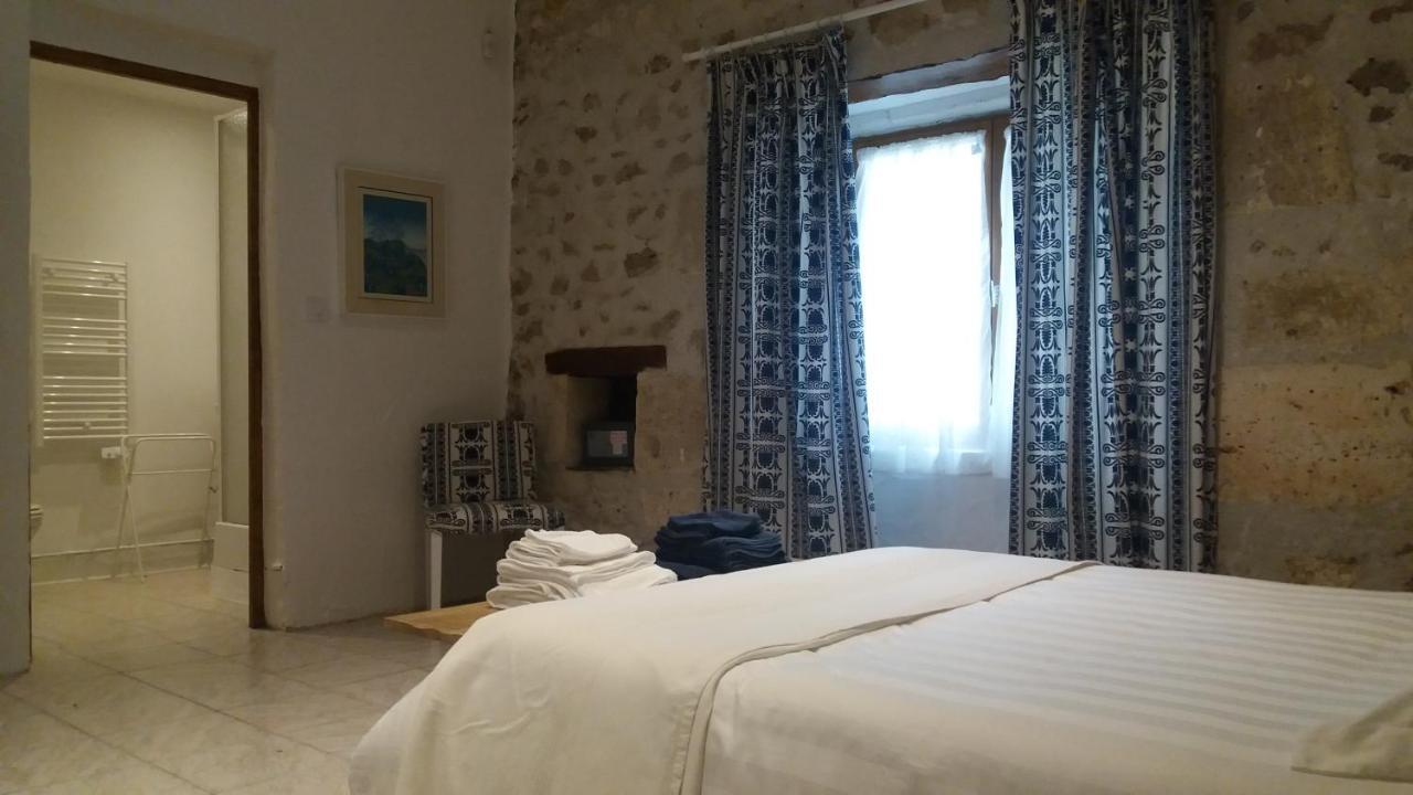 Le Gite Des Chambres De La Grange Cherval Esterno foto